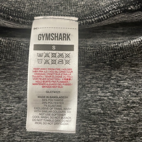 GYMSHARK Black Ombre Cropped Full Sleeve Tee - Picture 3 of 3